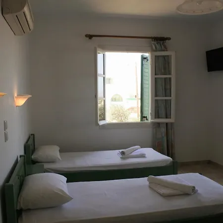 Отель Kapari 2*